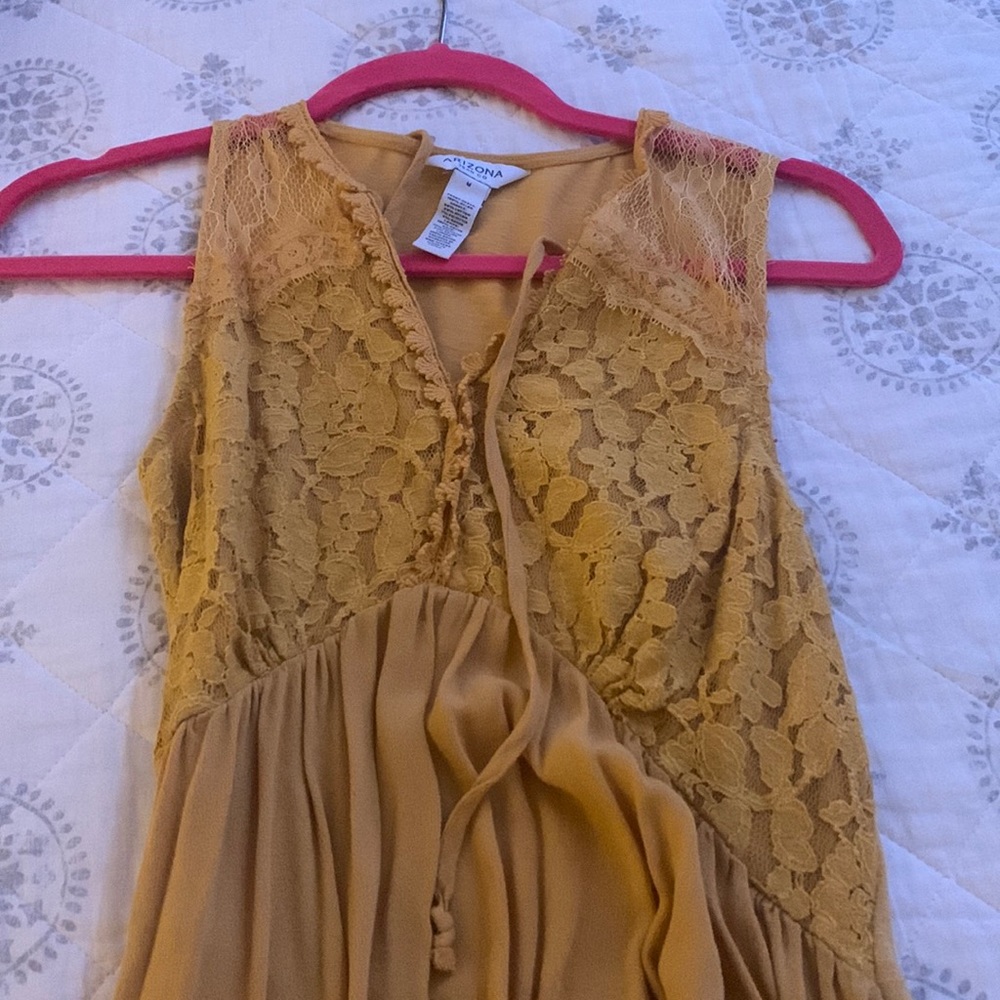 brand - arizona. size - m but as a adult petite small